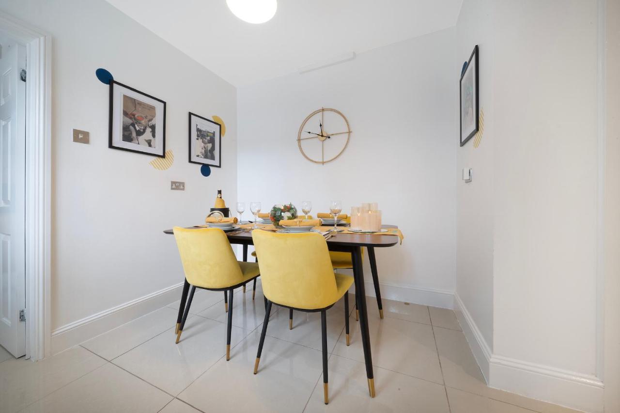 1 Bed House, Free Parking, 15 Minutes From Cheltenham Races Γκλόστερ Εξωτερικό φωτογραφία