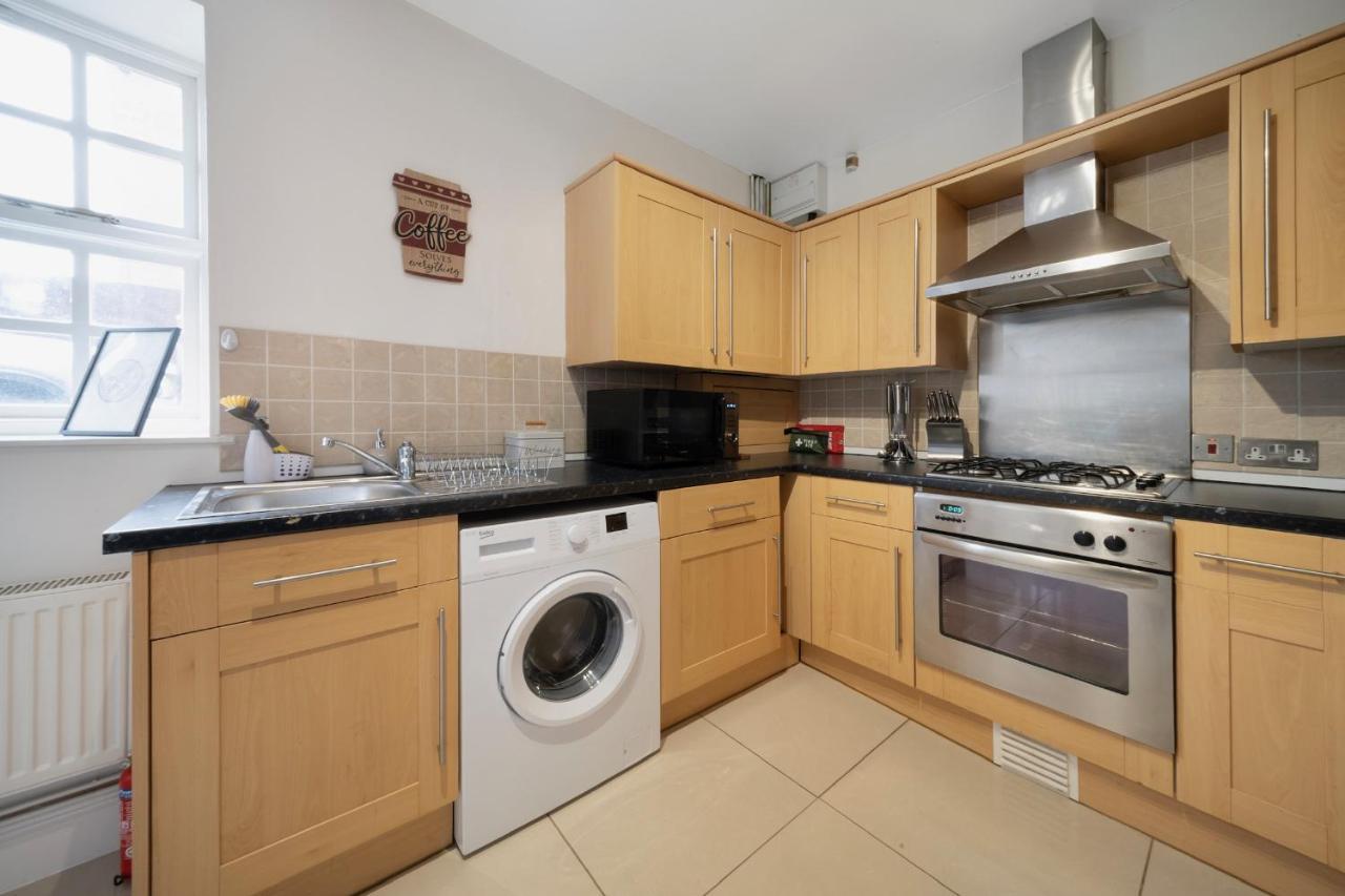 1 Bed House, Free On Street Parking, Central Γκλόστερ Εξωτερικό φωτογραφία