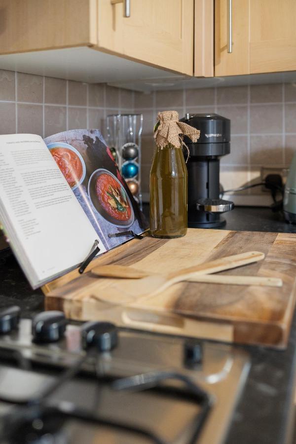 1 Bed House, Free Parking, 15 Minutes From Cheltenham Races Γκλόστερ Εξωτερικό φωτογραφία