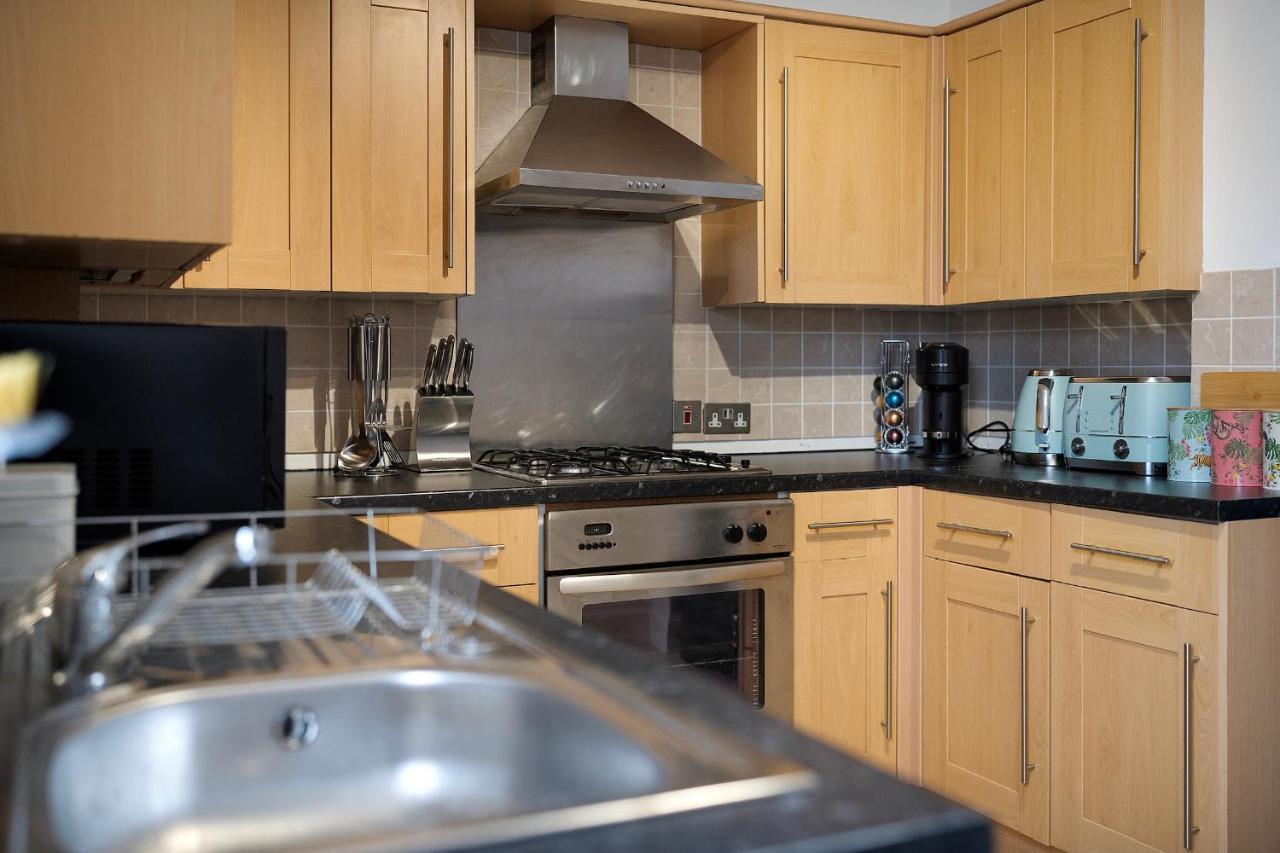 1 Bed House, Free On Street Parking, Central Γκλόστερ Εξωτερικό φωτογραφία